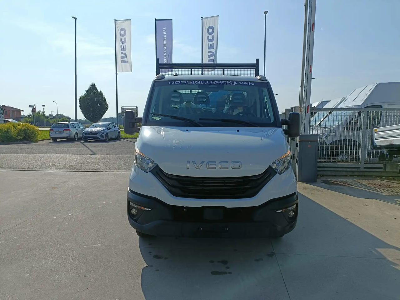 IVECO DAILY 60C18 RIBALTABILE CON GRU - Xe ben: hình 1 IVECO DAILY 60C18 RIBALTABILE CON GRU - Xe ben: hình 1