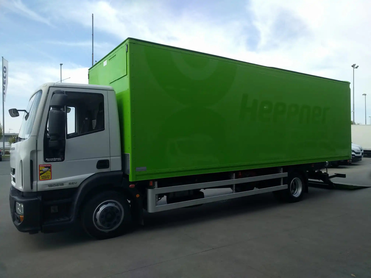 IVECO EUROCARGO 120E18 - Xe tải hộp: hình 3 IVECO EUROCARGO 120E18 - Xe tải hộp: hình 3