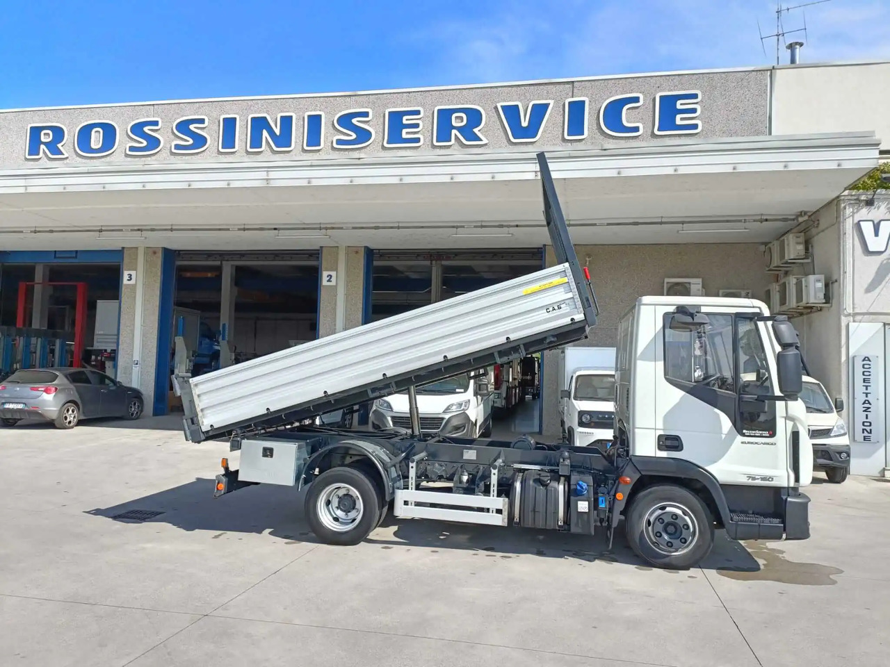 IVECO EUROCARGO 75E16 - Xe ben: hình 3 IVECO EUROCARGO 75E16 - Xe ben: hình 3