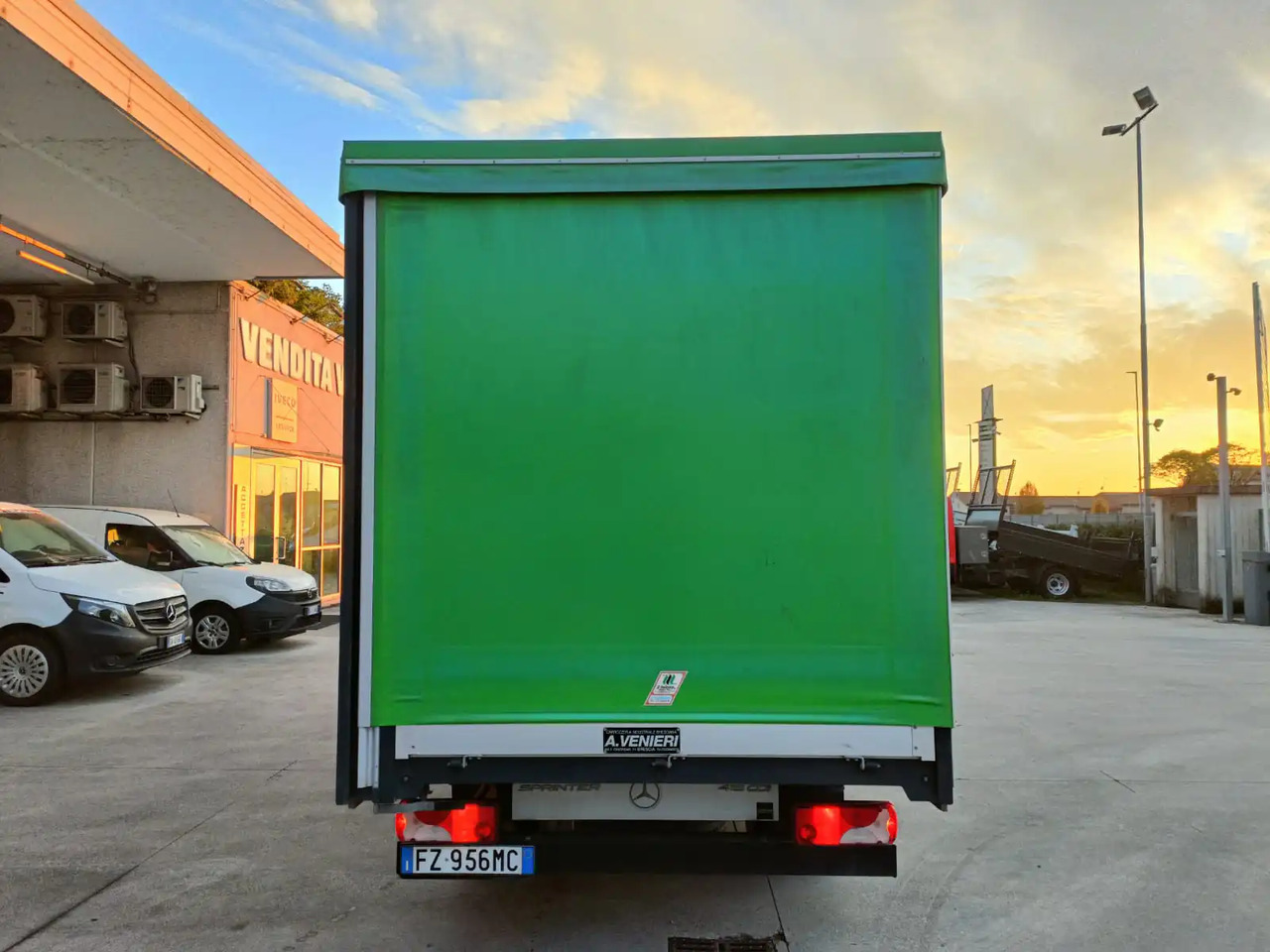 MERCEDES BENZ SPRINTER 416 160 CV - Xe van thùng mui bạt: hình 3 MERCEDES BENZ SPRINTER 416 160 CV - Xe van thùng mui bạt: hình 3