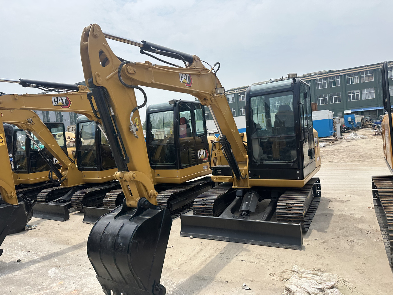 Caterpillar 305.5E - Máy xúc mini: hình 3 Caterpillar 305.5E - Máy xúc mini: hình 3