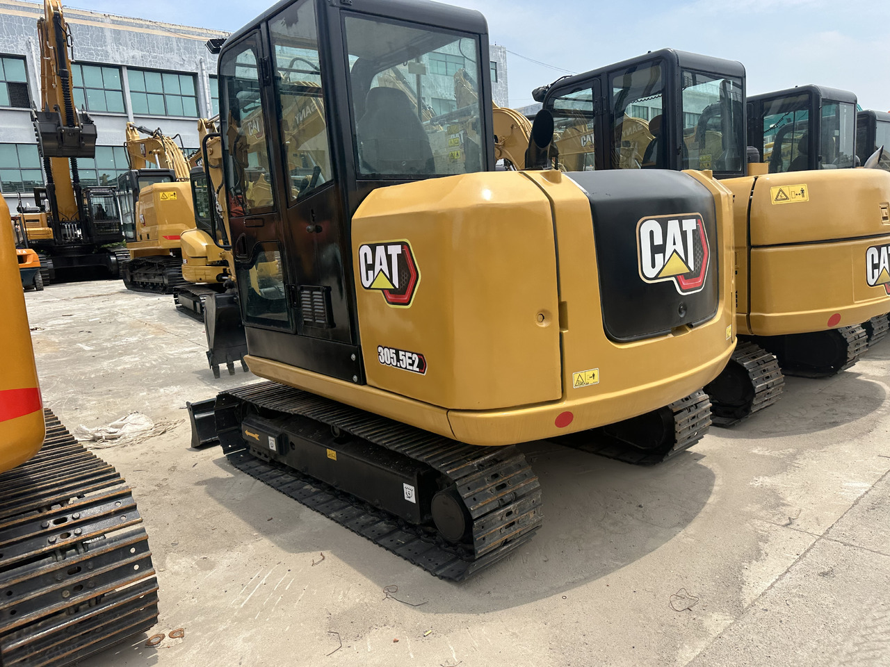 Caterpillar 305.5E - Máy xúc mini: hình 5 Caterpillar 305.5E - Máy xúc mini: hình 5