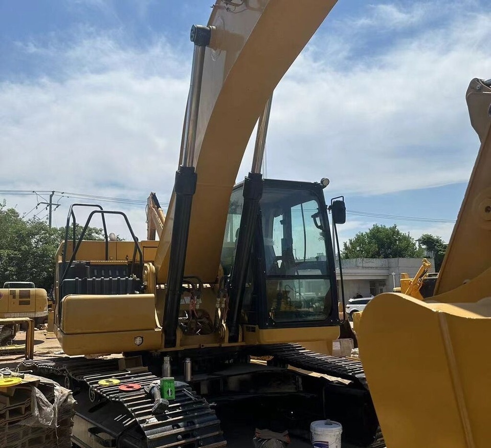 Caterpillar 330GC - Máy xúc bánh xích: hình 1 Caterpillar 330GC - Máy xúc bánh xích: hình 1