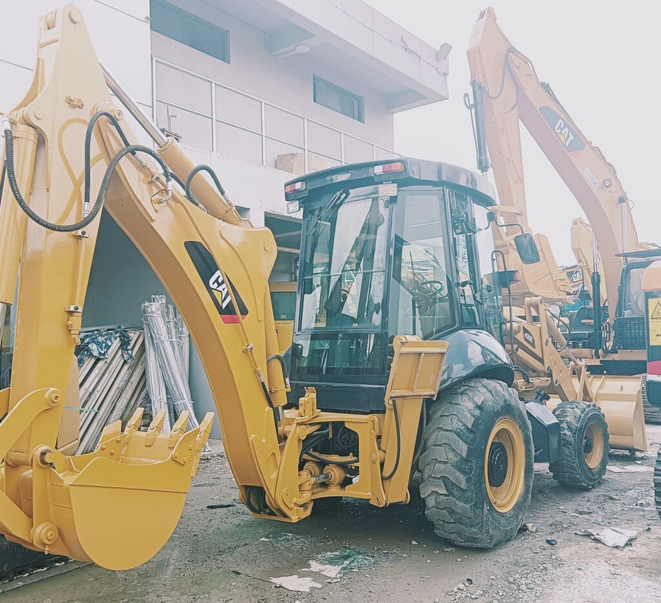 Caterpillar 430F - Máy xúc trước múc sau: hình 3 Caterpillar 430F - Máy xúc trước múc sau: hình 3