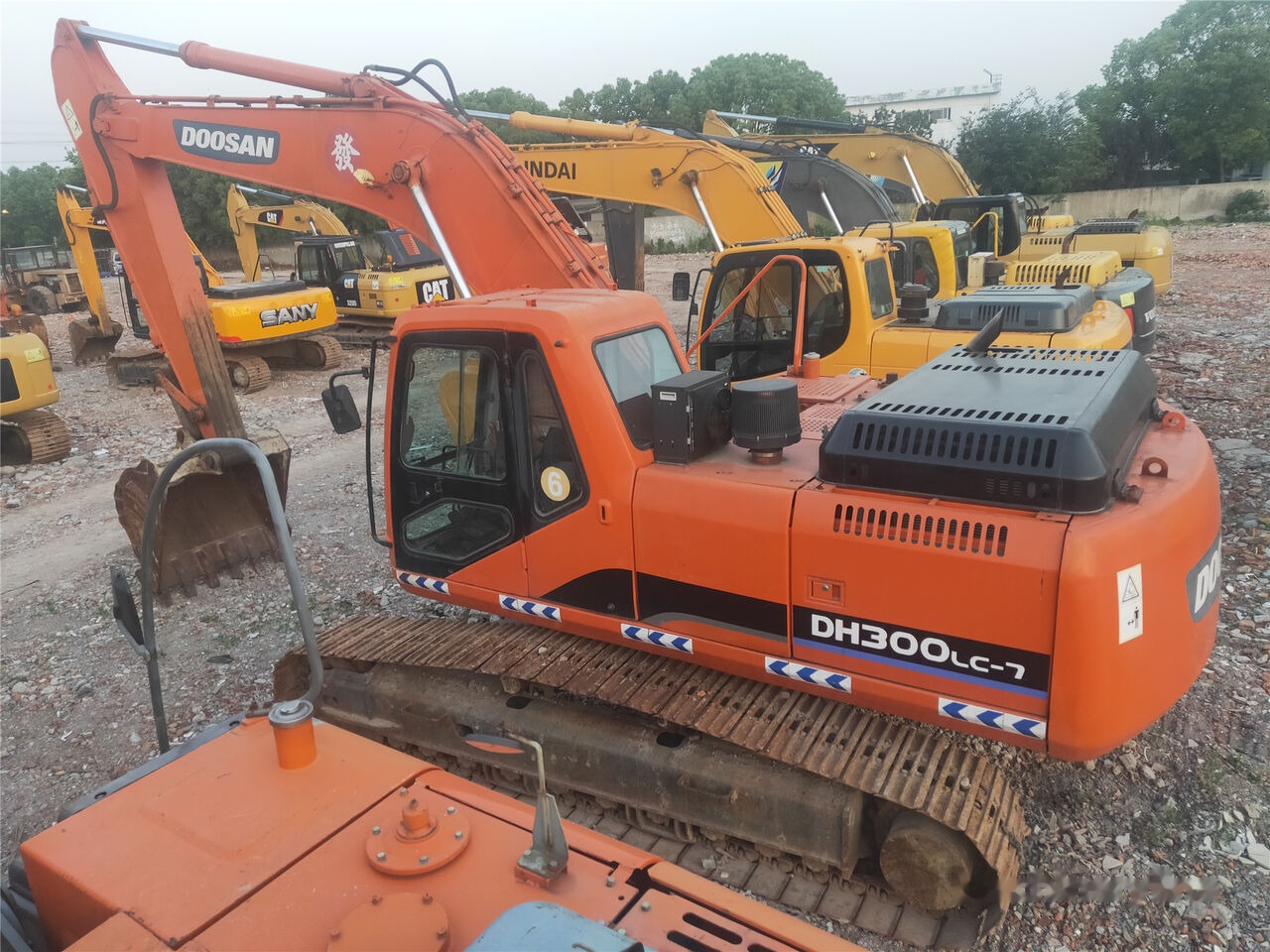 Doosan DH300LC-7 - Máy xúc bánh xích: hình 5 Doosan DH300LC-7 - Máy xúc bánh xích: hình 5