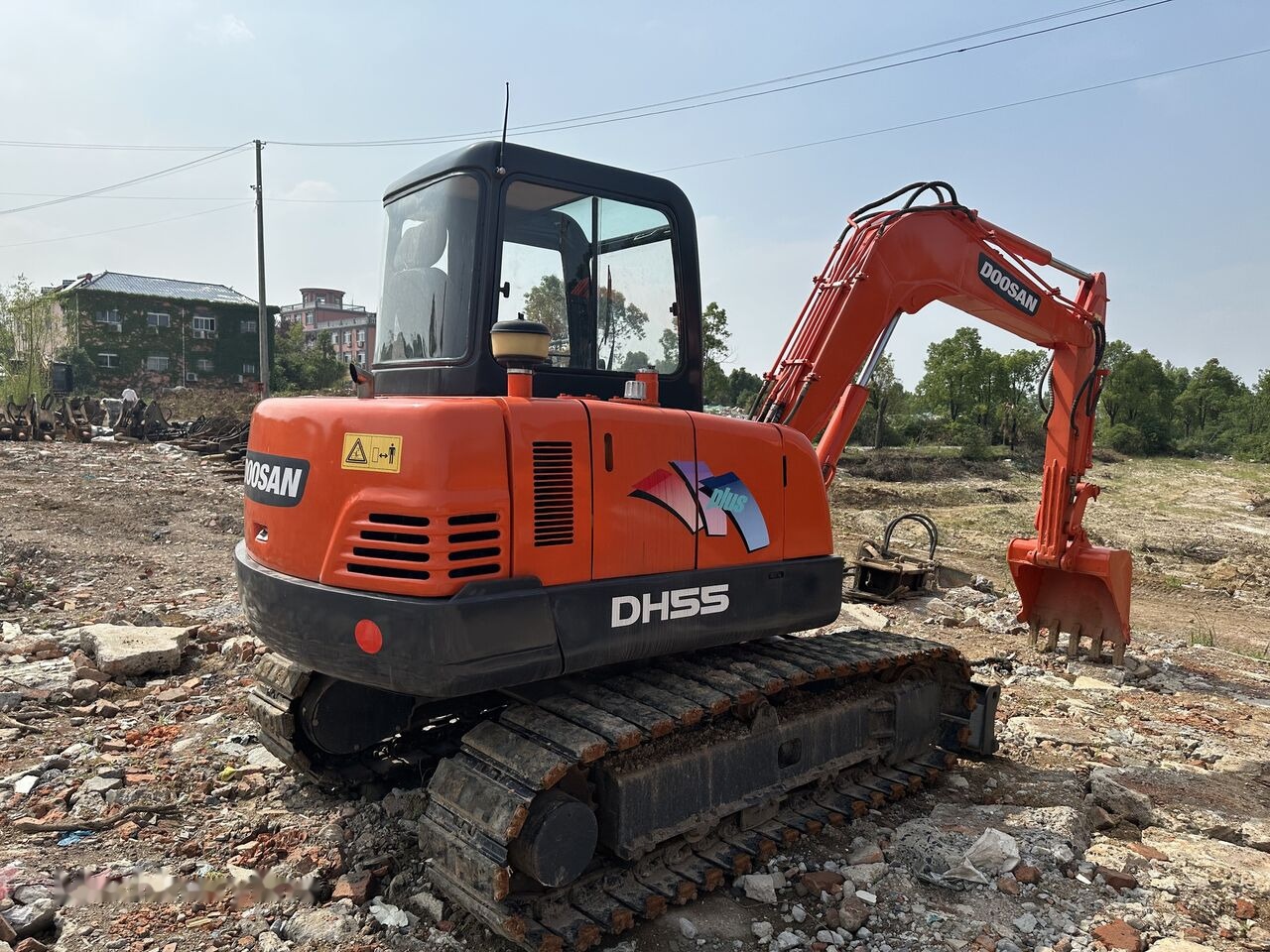 Doosan DH55 - Máy xúc bánh xích: hình 4 Doosan DH55 - Máy xúc bánh xích: hình 4
