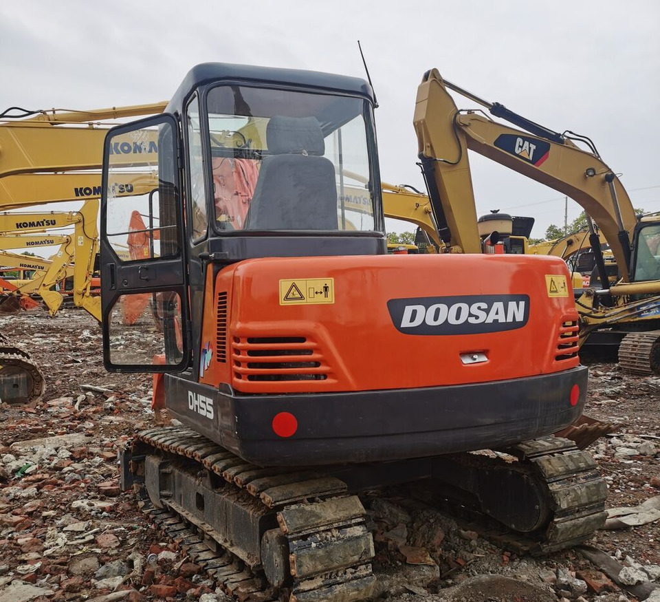 Doosan DH55 - Máy xúc bánh xích: hình 2 Doosan DH55 - Máy xúc bánh xích: hình 2