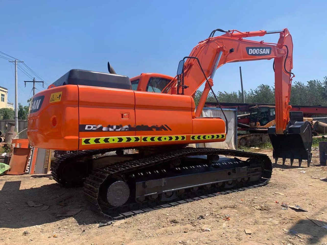 Doosan DX300 - Máy xúc bánh xích: hình 2 Doosan DX300 - Máy xúc bánh xích: hình 2