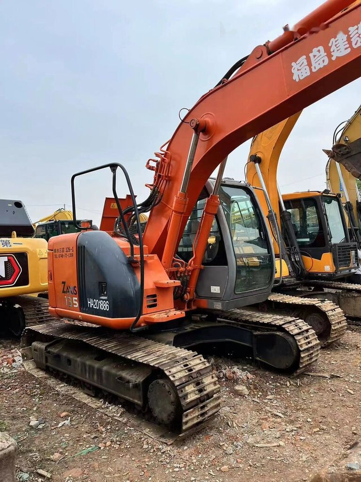 Hitachi ZX135 - Máy xúc bánh xích: hình 2 Hitachi ZX135 - Máy xúc bánh xích: hình 2