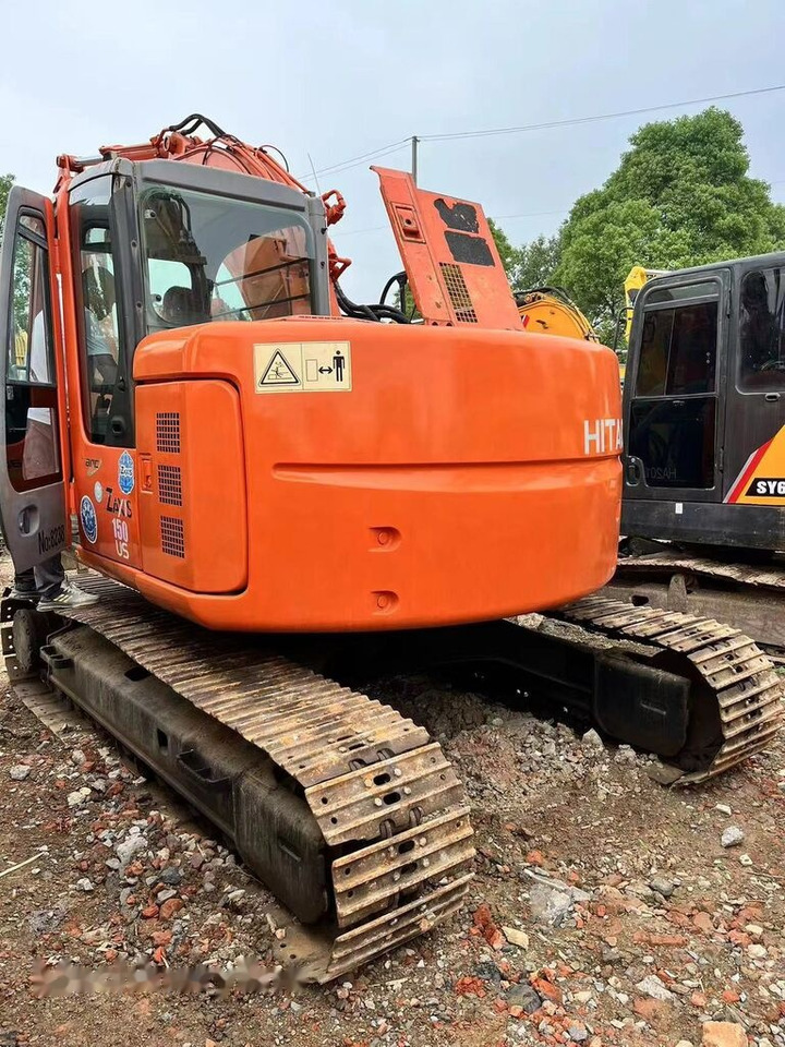 Hitachi ZX135 - Máy xúc bánh xích: hình 4 Hitachi ZX135 - Máy xúc bánh xích: hình 4