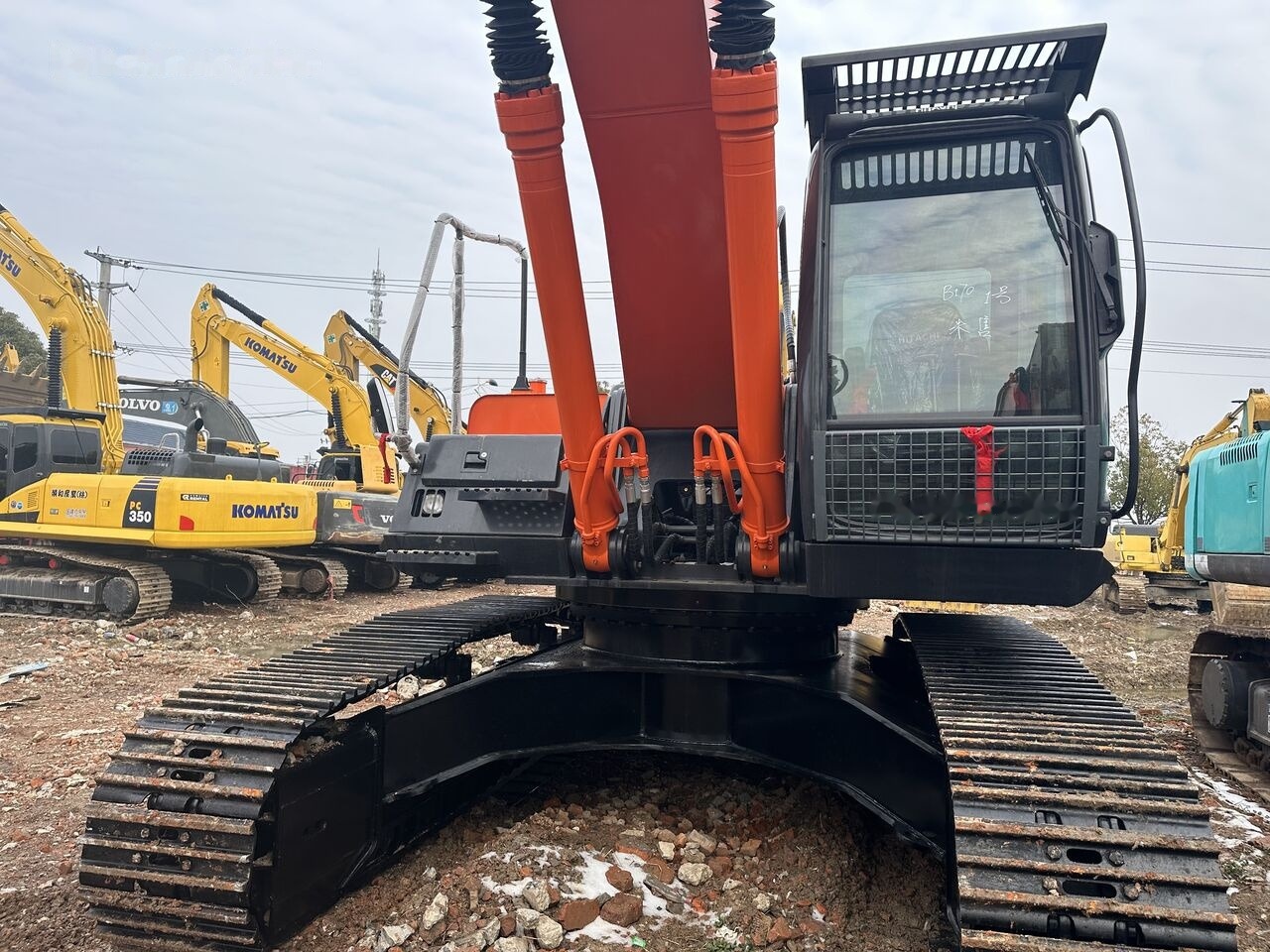 Hitachi ZX350HG - Máy xúc bánh xích: hình 4 Hitachi ZX350HG - Máy xúc bánh xích: hình 4