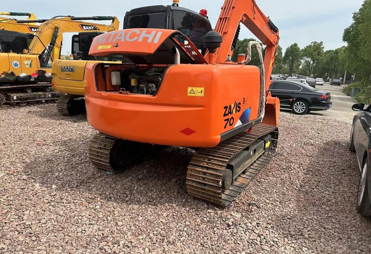 Hitachi ZX70 - Máy xúc mini: hình 1 Hitachi ZX70 - Máy xúc mini: hình 1