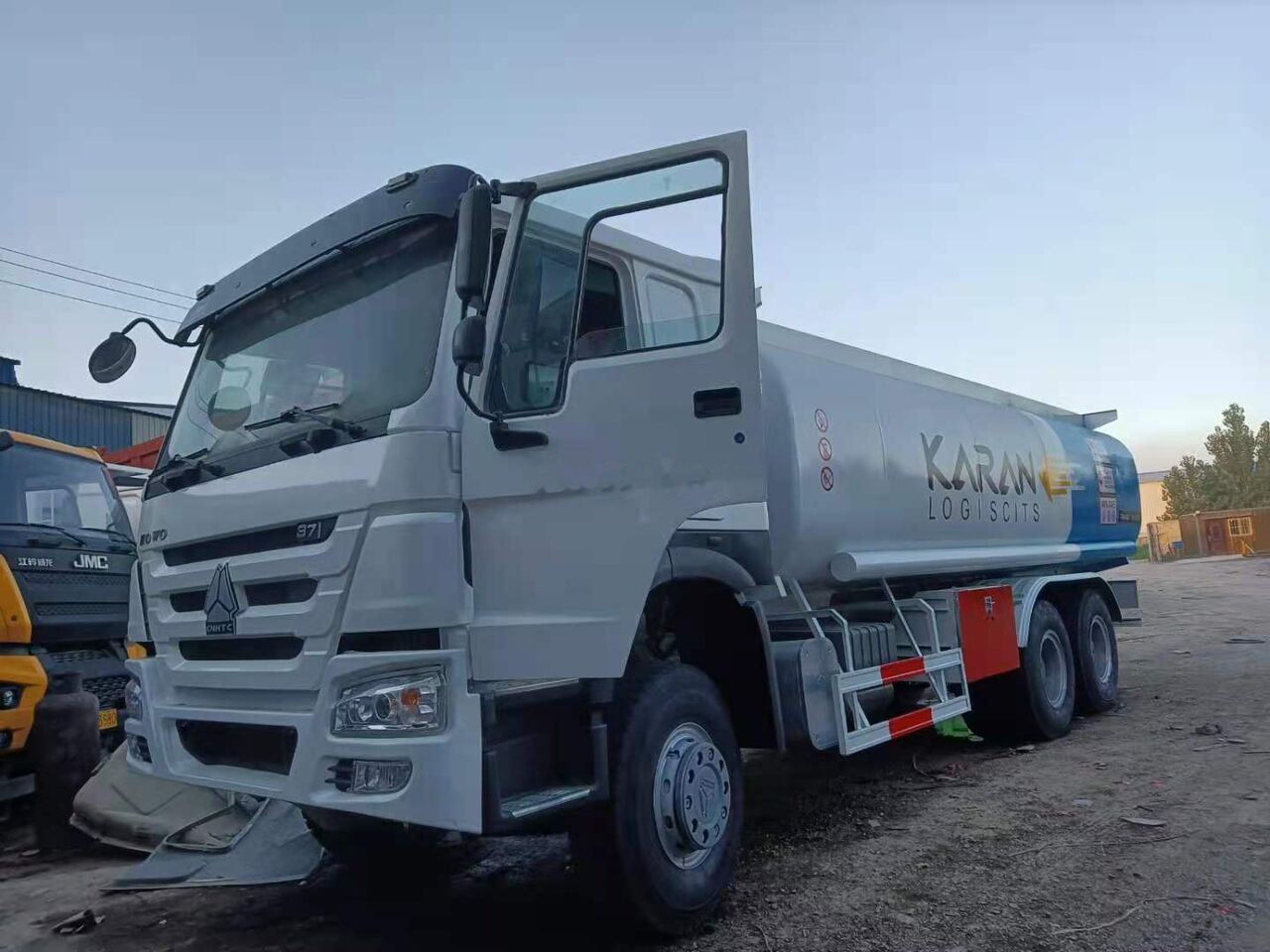 Howo 371 - Xe bồn: hình 4 Howo 371 - Xe bồn: hình 4