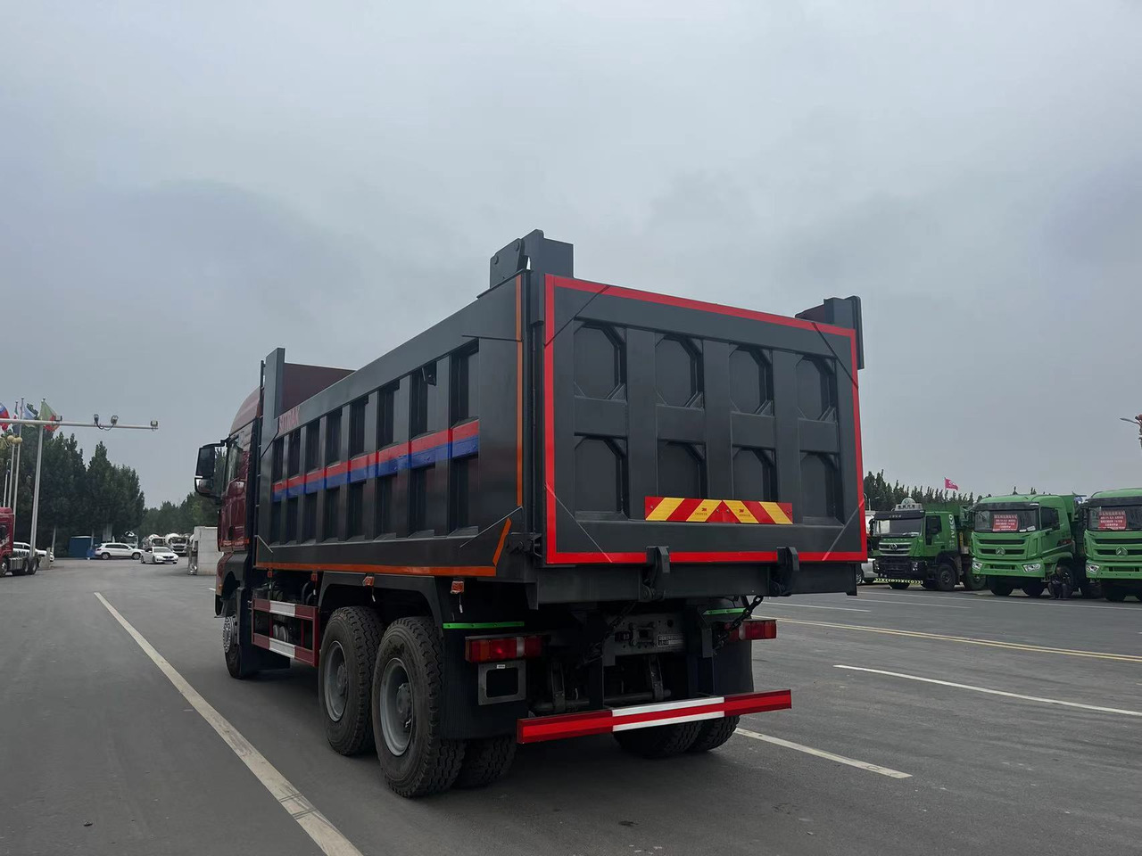 Howo G7W 6X4 Dump Truck - Xe ben: hình 2 Howo G7W 6X4 Dump Truck - Xe ben: hình 2