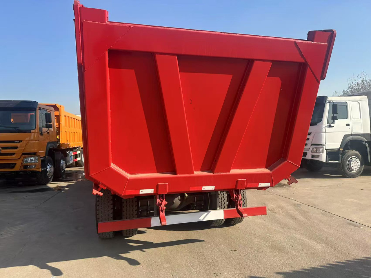 Howo HAOHAN DUMP TRUCK 8X4 - Xe ben: hình 3 Howo HAOHAN DUMP TRUCK 8X4 - Xe ben: hình 3