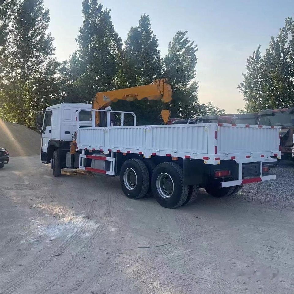 Howo crane 371 6tons - Xe ben, Xe cẩu tự hành: hình 4 Howo crane 371 6tons - Xe ben, Xe cẩu tự hành: hình 4