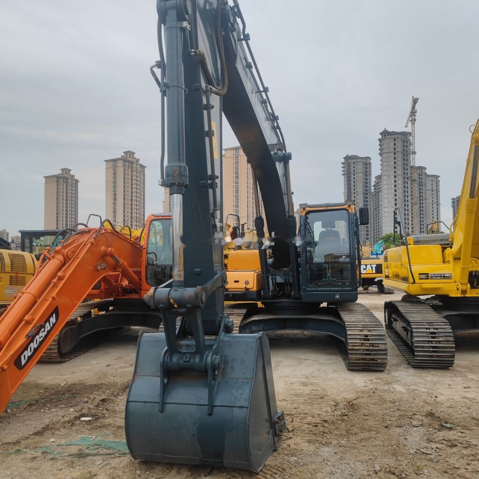 Hyundai R225-9T - Máy xúc bánh xích: hình 5 Hyundai R225-9T - Máy xúc bánh xích: hình 5