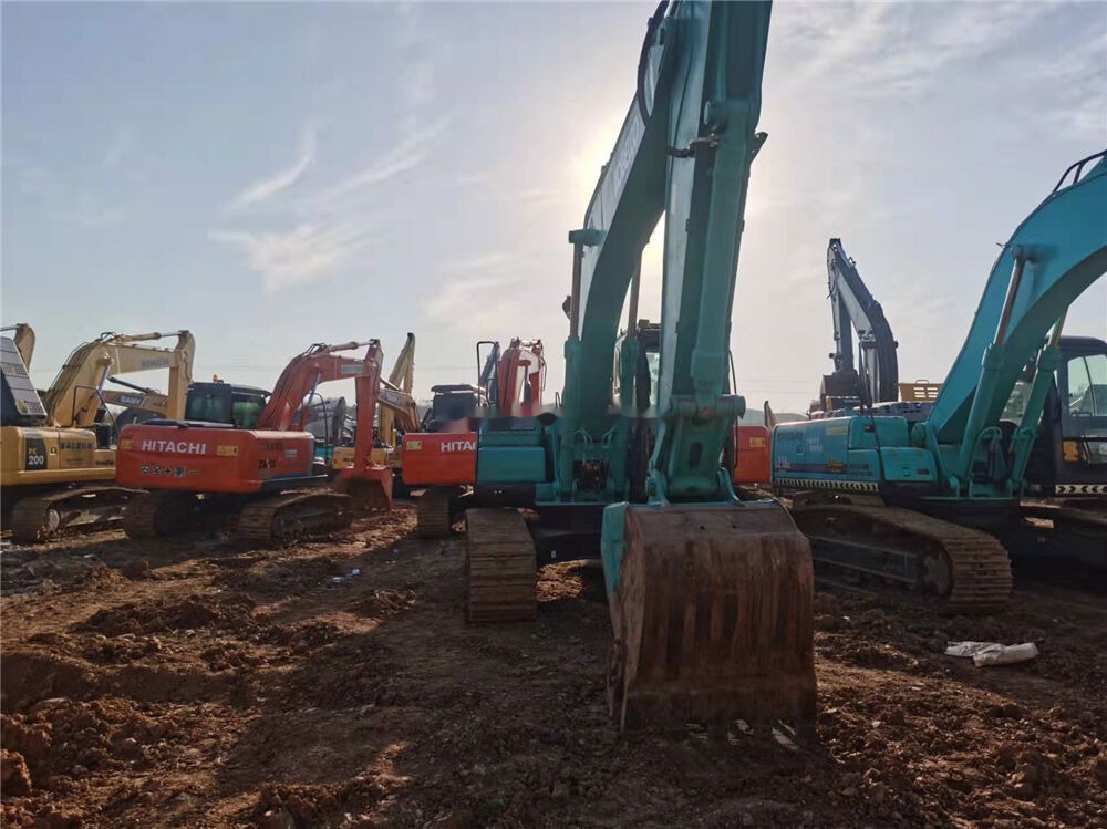 Kobelco SK200LC - Máy xúc bánh xích: hình 1 Kobelco SK200LC - Máy xúc bánh xích: hình 1