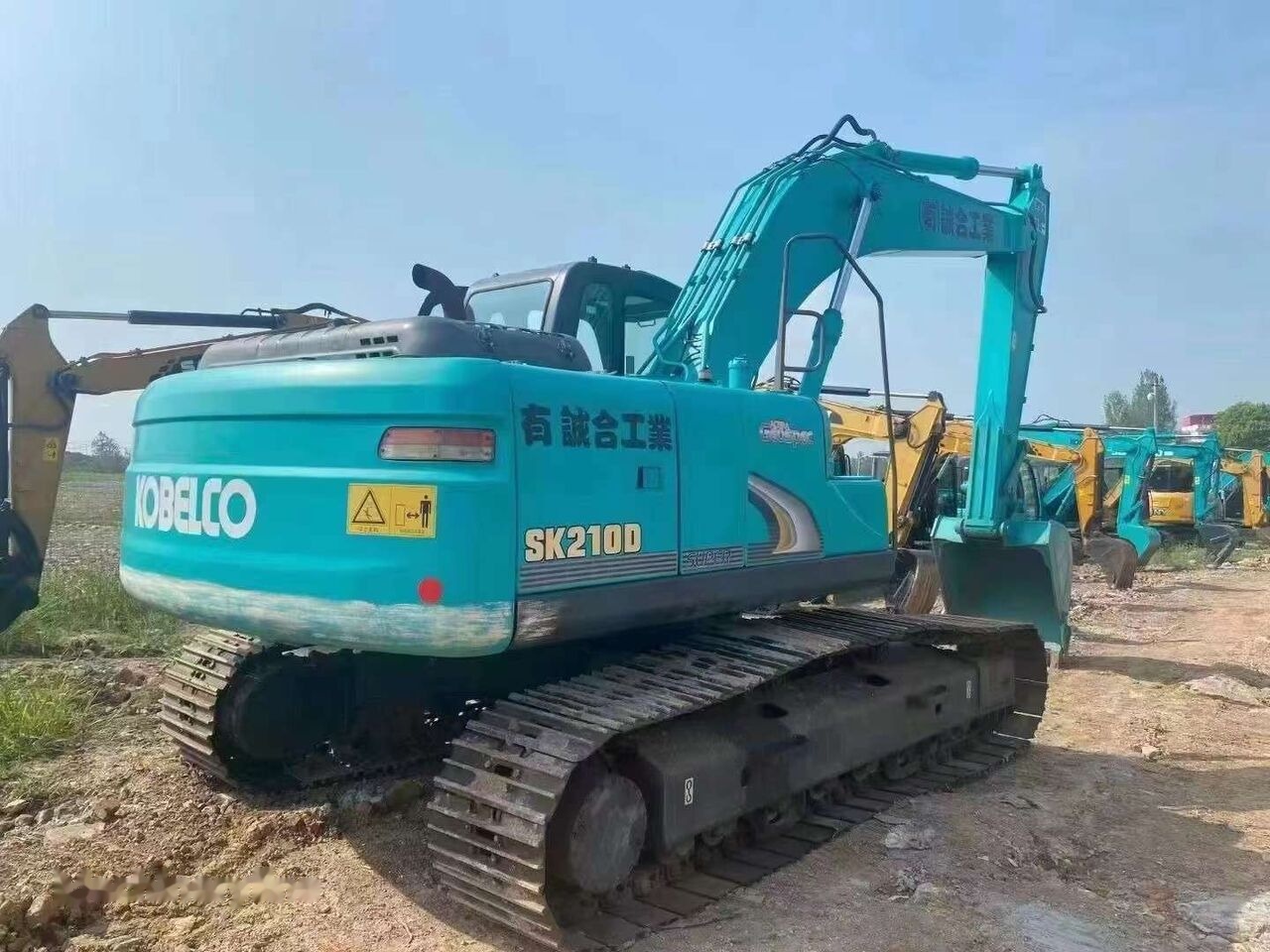 Kobelco SK210D - Máy xúc bánh xích: hình 2 Kobelco SK210D - Máy xúc bánh xích: hình 2