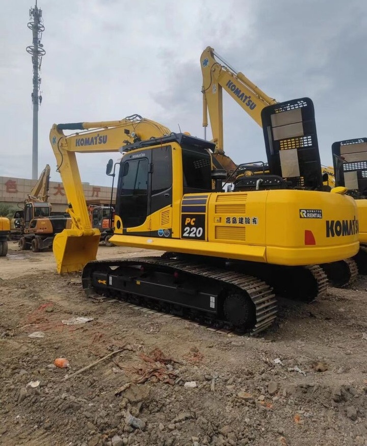 Komatsu PC220-8 - Máy xúc bánh xích: hình 2 Komatsu PC220-8 - Máy xúc bánh xích: hình 2