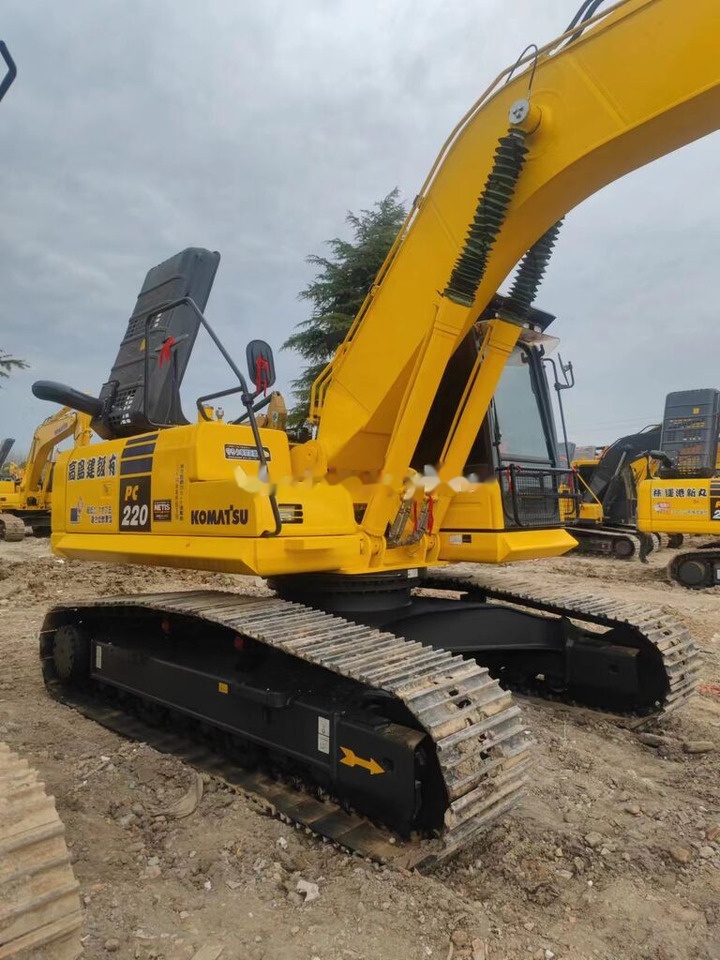 Komatsu PC220-8 - Máy xúc bánh xích: hình 3 Komatsu PC220-8 - Máy xúc bánh xích: hình 3