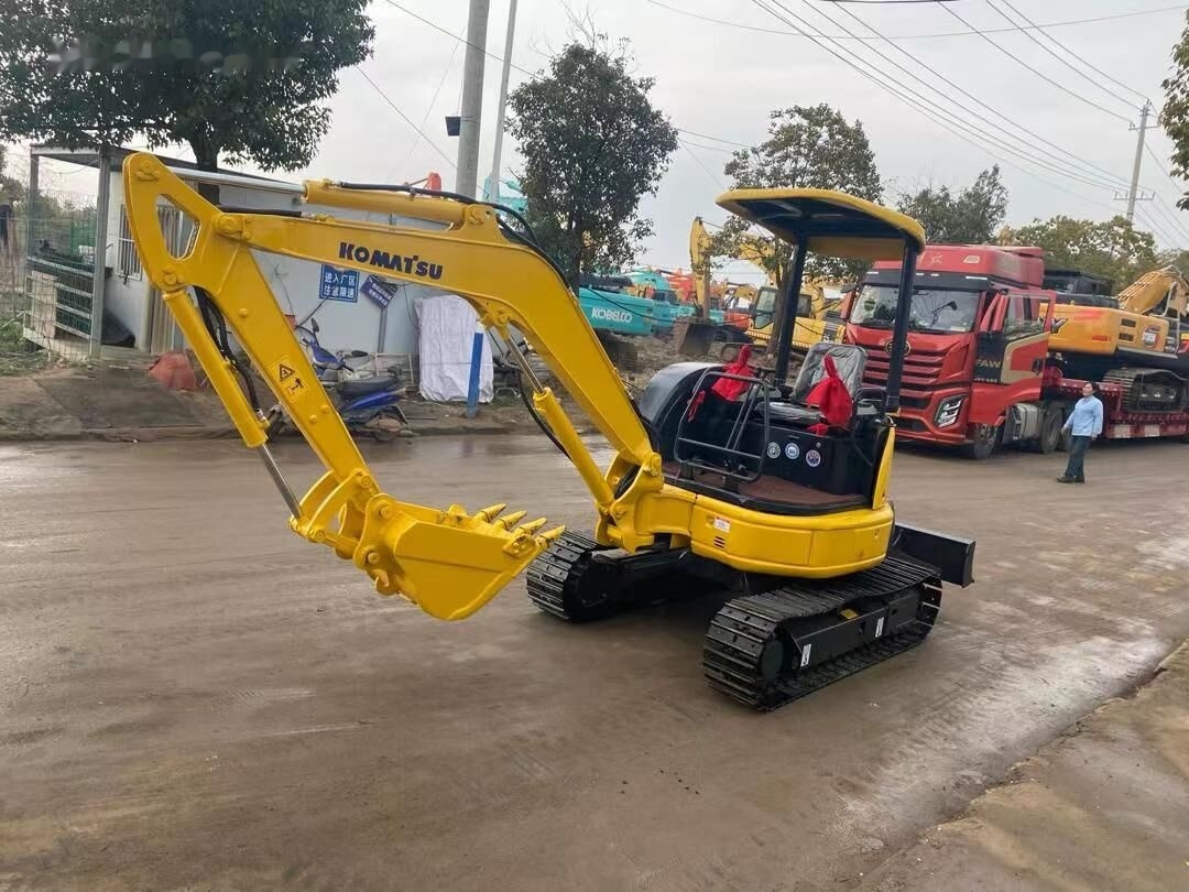 Komatsu PC35 - Máy xúc mini: hình 1 Komatsu PC35 - Máy xúc mini: hình 1