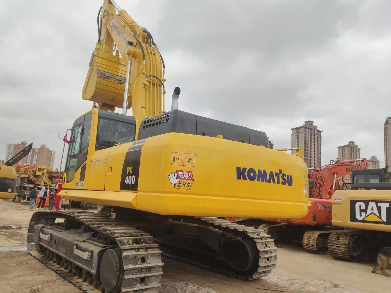 Komatsu PC400-8 - Máy xúc bánh xích: hình 5 Komatsu PC400-8 - Máy xúc bánh xích: hình 5