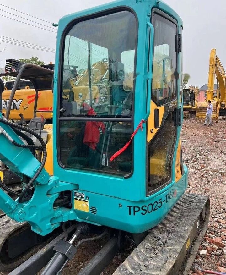Kubota KX135 - Máy xúc mini: hình 1 Kubota KX135 - Máy xúc mini: hình 1
