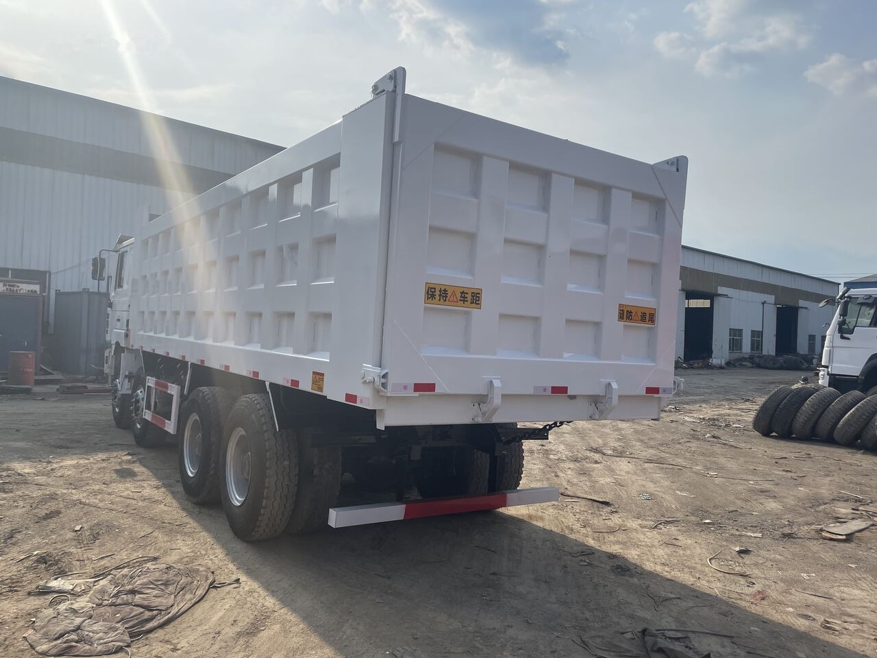 Shacman F3000 - Xe ben: hình 1 Shacman F3000 - Xe ben: hình 1