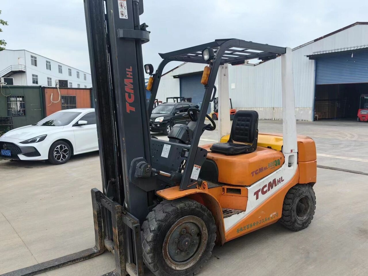 TCM FD30 - Xe nâng diesel: hình 3 TCM FD30 - Xe nâng diesel: hình 3
