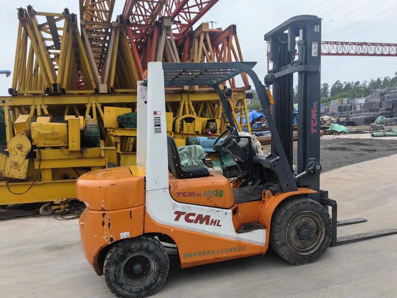 TCM FD30 - Xe nâng diesel: hình 4 TCM FD30 - Xe nâng diesel: hình 4
