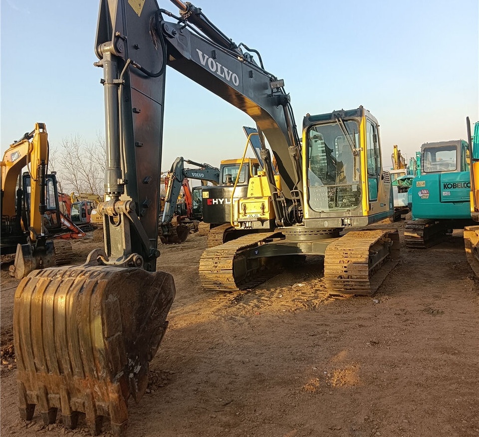 Volvo EC140B - Máy xúc bánh xích: hình 4 Volvo EC140B - Máy xúc bánh xích: hình 4