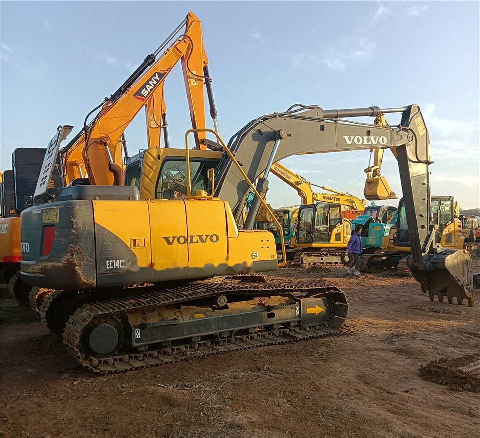 Volvo EC140B - Máy xúc bánh xích: hình 3 Volvo EC140B - Máy xúc bánh xích: hình 3