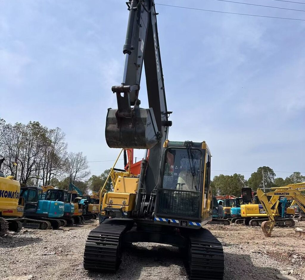 Volvo EC140D - Máy xúc bánh xích: hình 2 Volvo EC140D - Máy xúc bánh xích: hình 2