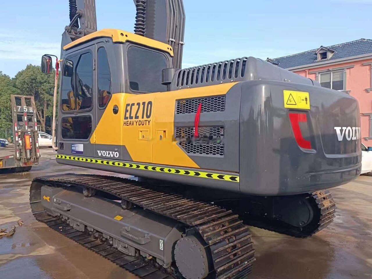 Volvo EC210 - Máy xúc bánh xích: hình 2 Volvo EC210 - Máy xúc bánh xích: hình 2