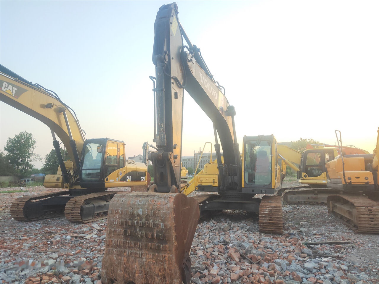 Volvo EC210BLC - Máy xúc bánh xích: hình 1 Volvo EC210BLC - Máy xúc bánh xích: hình 1