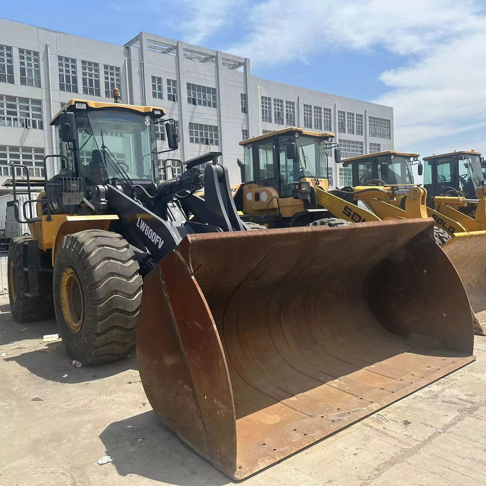 XCMG LW600FV - Máy xúc lật bánh lốp: hình 1 XCMG LW600FV - Máy xúc lật bánh lốp: hình 1