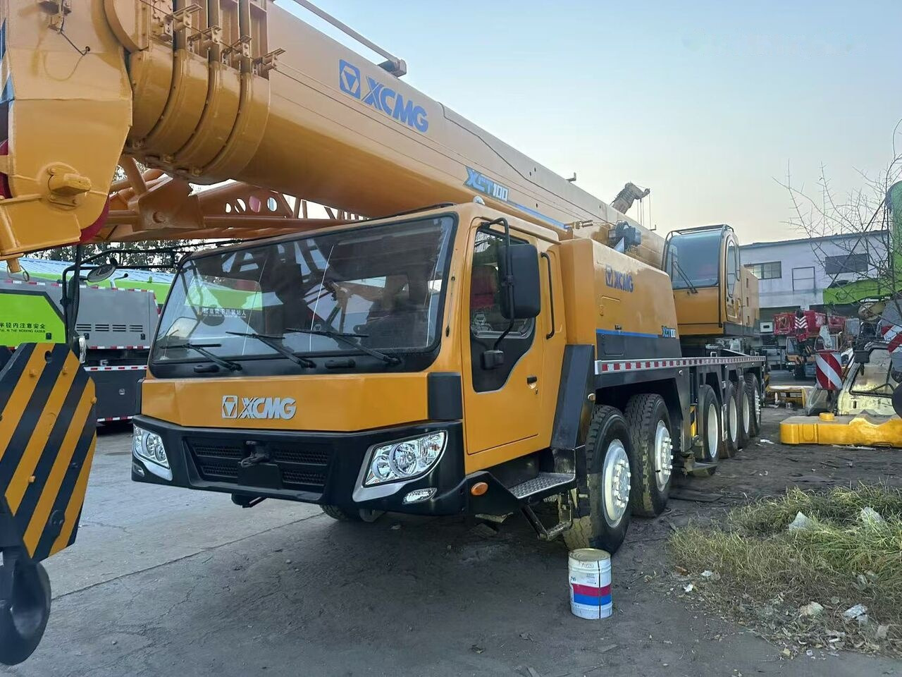XCMG XCT100 - Cẩu bánh lốp: hình 2 XCMG XCT100 - Cẩu bánh lốp: hình 2