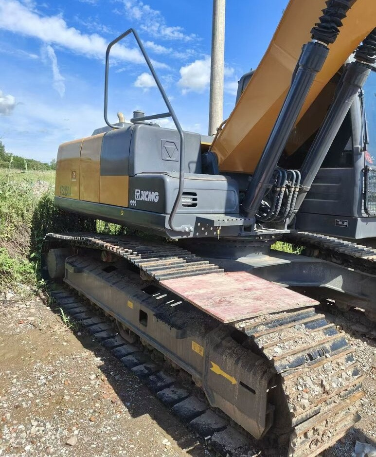 XCMG XE215DA - Máy xúc bánh xích: hình 4 XCMG XE215DA - Máy xúc bánh xích: hình 4