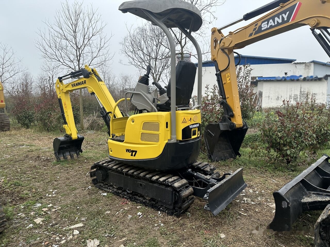 Yanmar VIO17 - Máy xúc mini: hình 1 Yanmar VIO17 - Máy xúc mini: hình 1