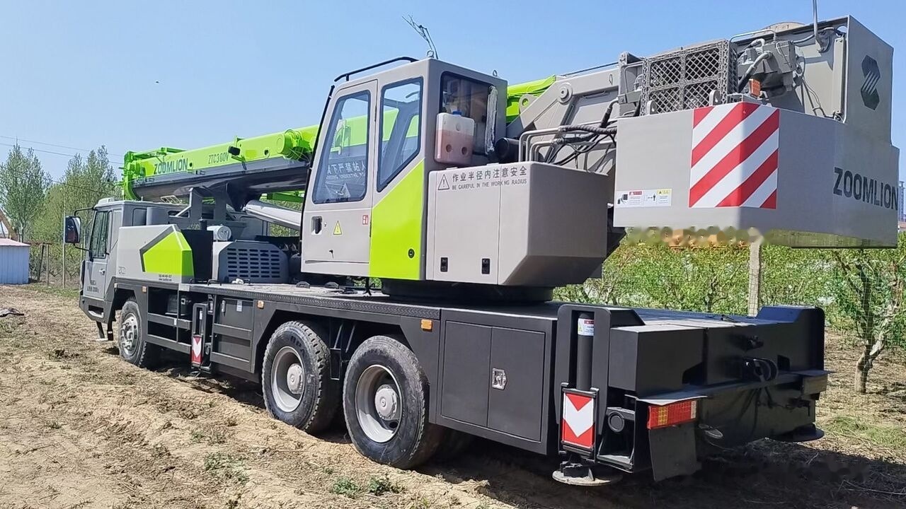 Zoomlion ZTC300V Crane - Cẩu bánh lốp: hình 4 Zoomlion ZTC300V Crane - Cẩu bánh lốp: hình 4