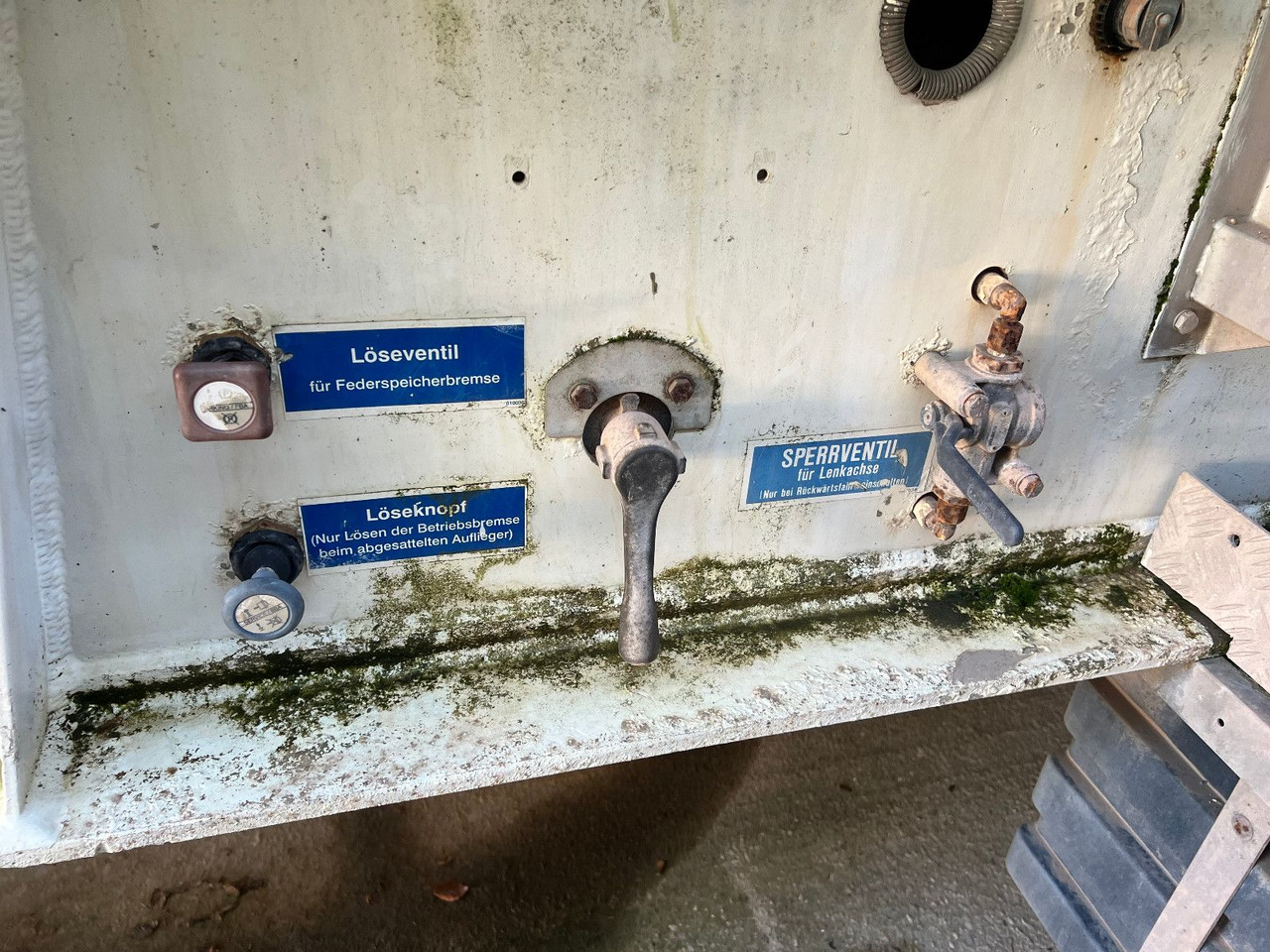 Feldbinder EUT 46,3 - Sơ mi rơ moóc bồn silo: hình 2 Feldbinder EUT 46,3 - Sơ mi rơ moóc bồn silo: hình 2