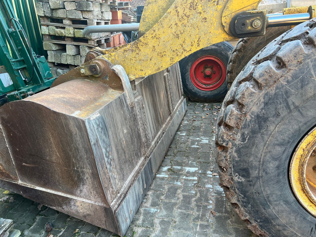 Komatsu WA 270 - Máy xúc lật bánh lốp: hình 3 Komatsu WA 270 - Máy xúc lật bánh lốp: hình 3