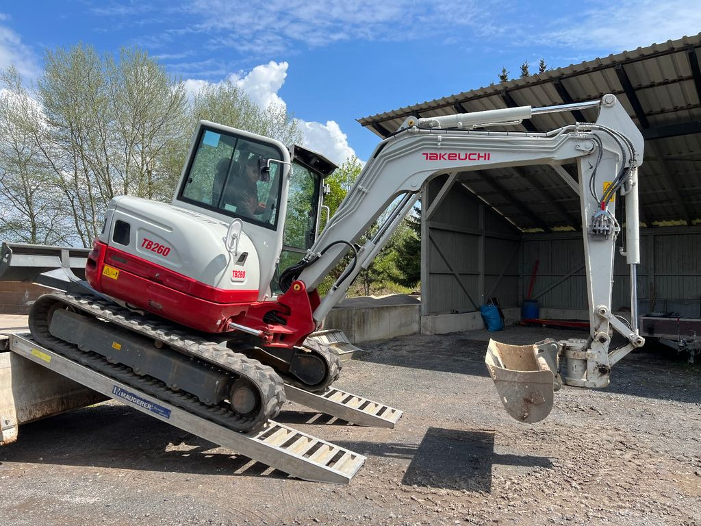 Takeuchi TB 260 u. 250 V4 Powertilt 3x vorhanden - Máy xúc mini: hình 1 Takeuchi TB 260 u. 250 V4 Powertilt 3x vorhanden - Máy xúc mini: hình 1