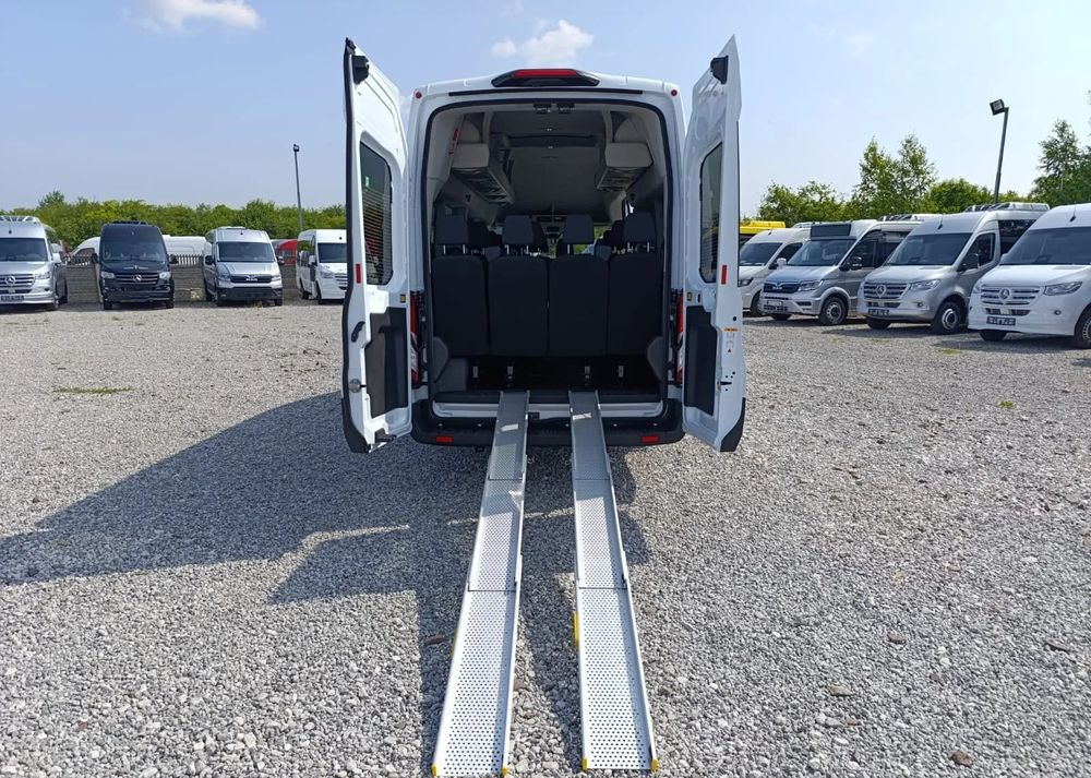 Xe bus mini, Xe van chở khách mới Ford Transit: hình 6