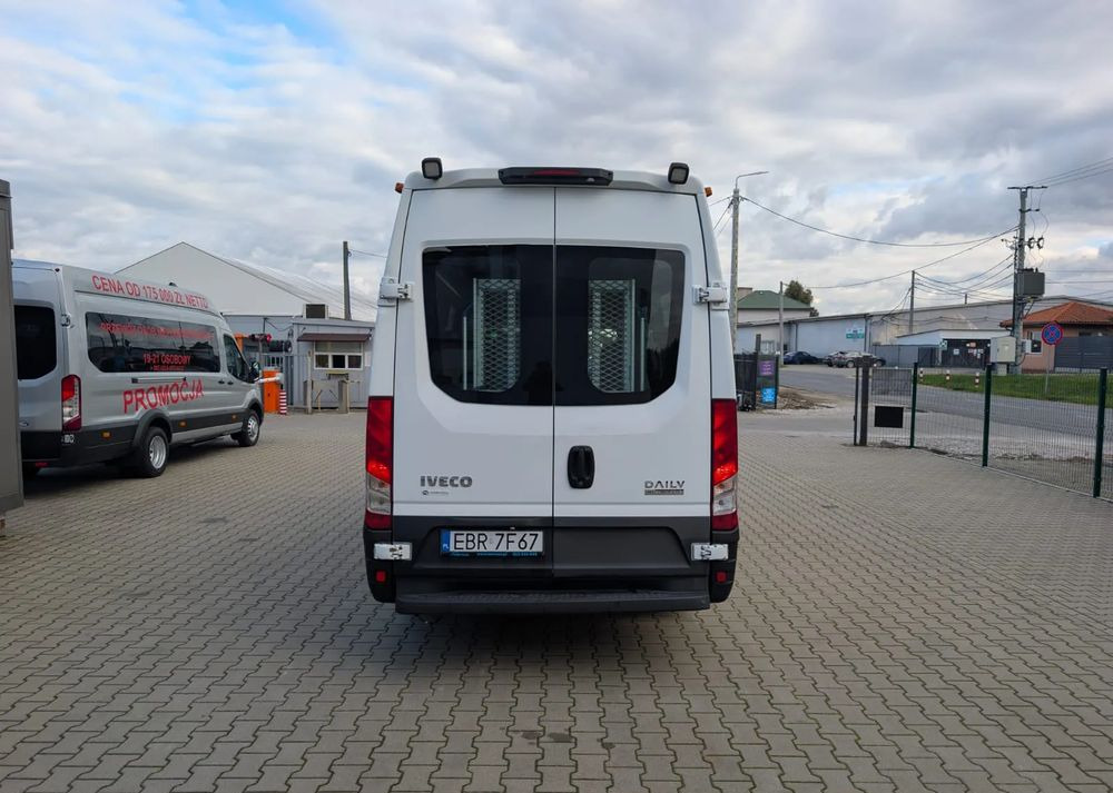 Iveco Daily - Xe bus mini, Xe van chở khách: hình 4 Iveco Daily - Xe bus mini, Xe van chở khách: hình 4