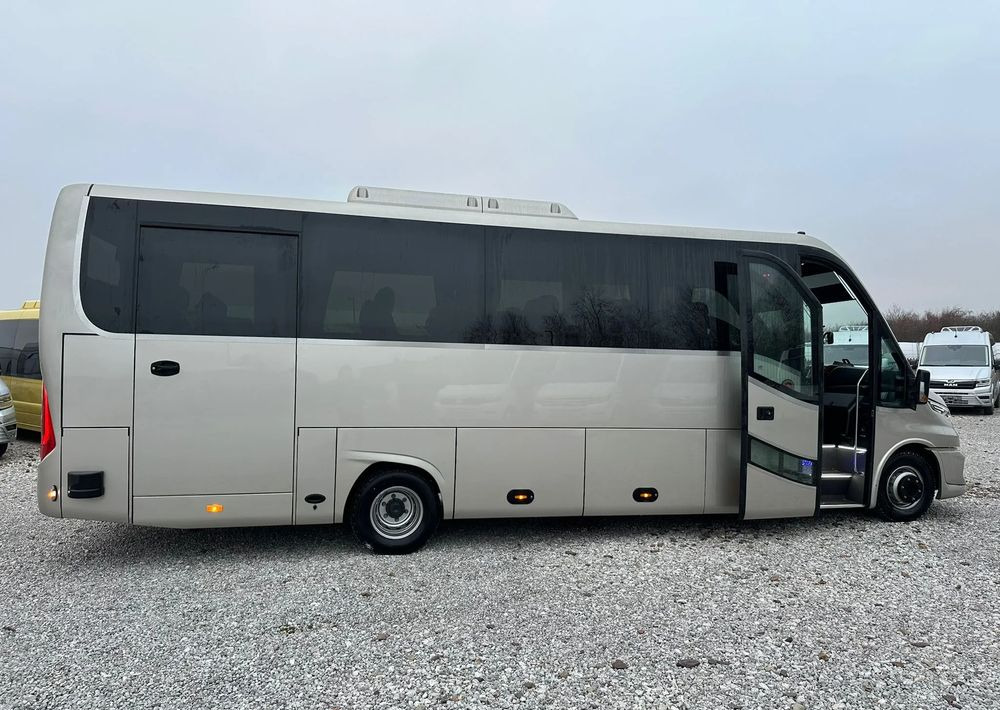 Iveco Daily - Xe bus mini, Xe van chở khách: hình 2 Iveco Daily - Xe bus mini, Xe van chở khách: hình 2