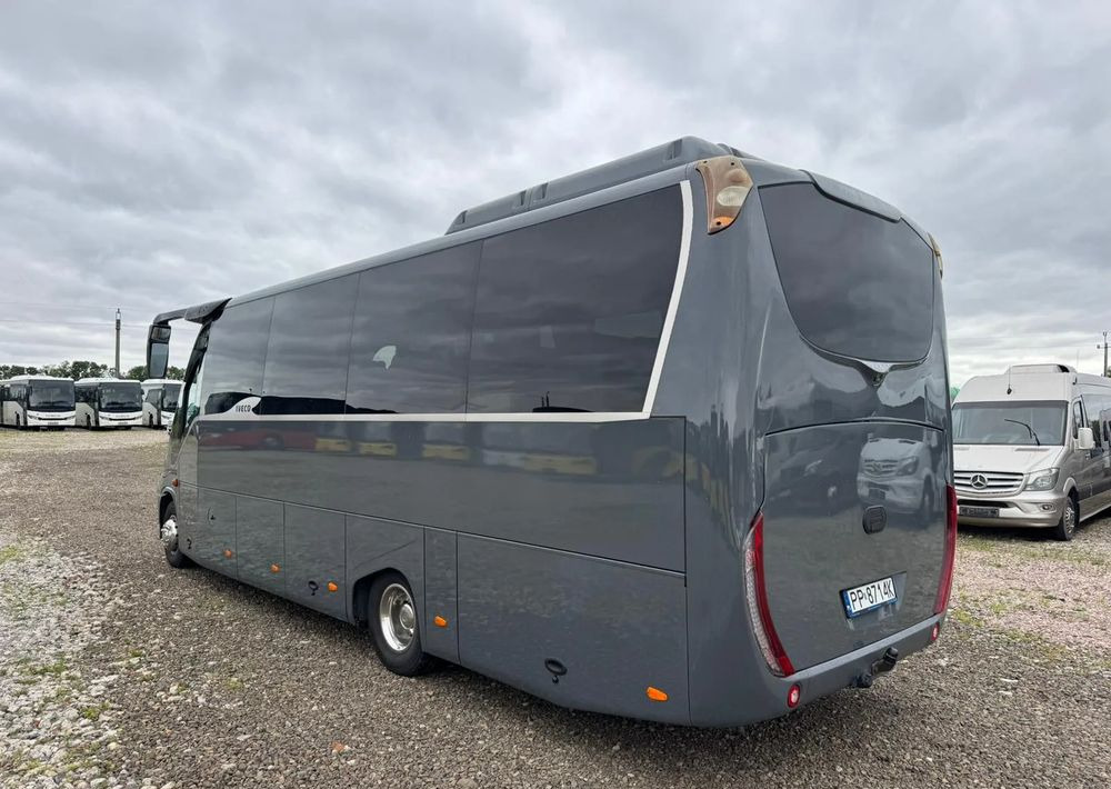 Iveco Daily - Xe bus mini, Xe van chở khách: hình 4 Iveco Daily - Xe bus mini, Xe van chở khách: hình 4