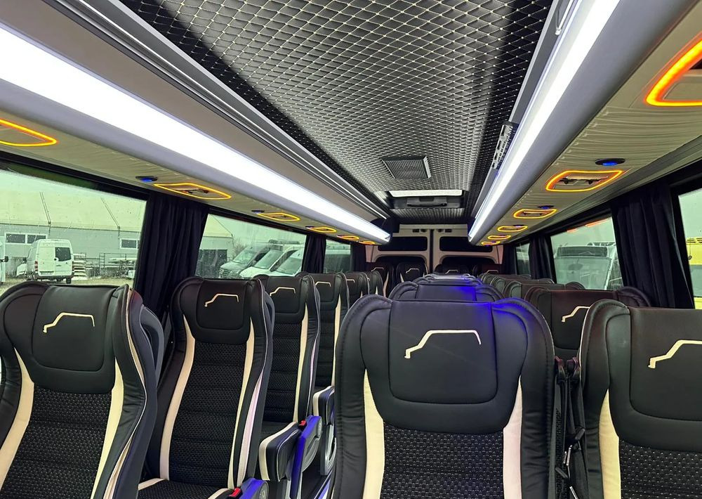 Xe bus mini, Xe van chở khách mới MAN TGE 5.160: hình 11