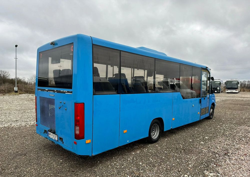 Mercedes-Benz Sprinter 516 - Xe bus đô thị: hình 3 Mercedes-Benz Sprinter 516 - Xe bus đô thị: hình 3